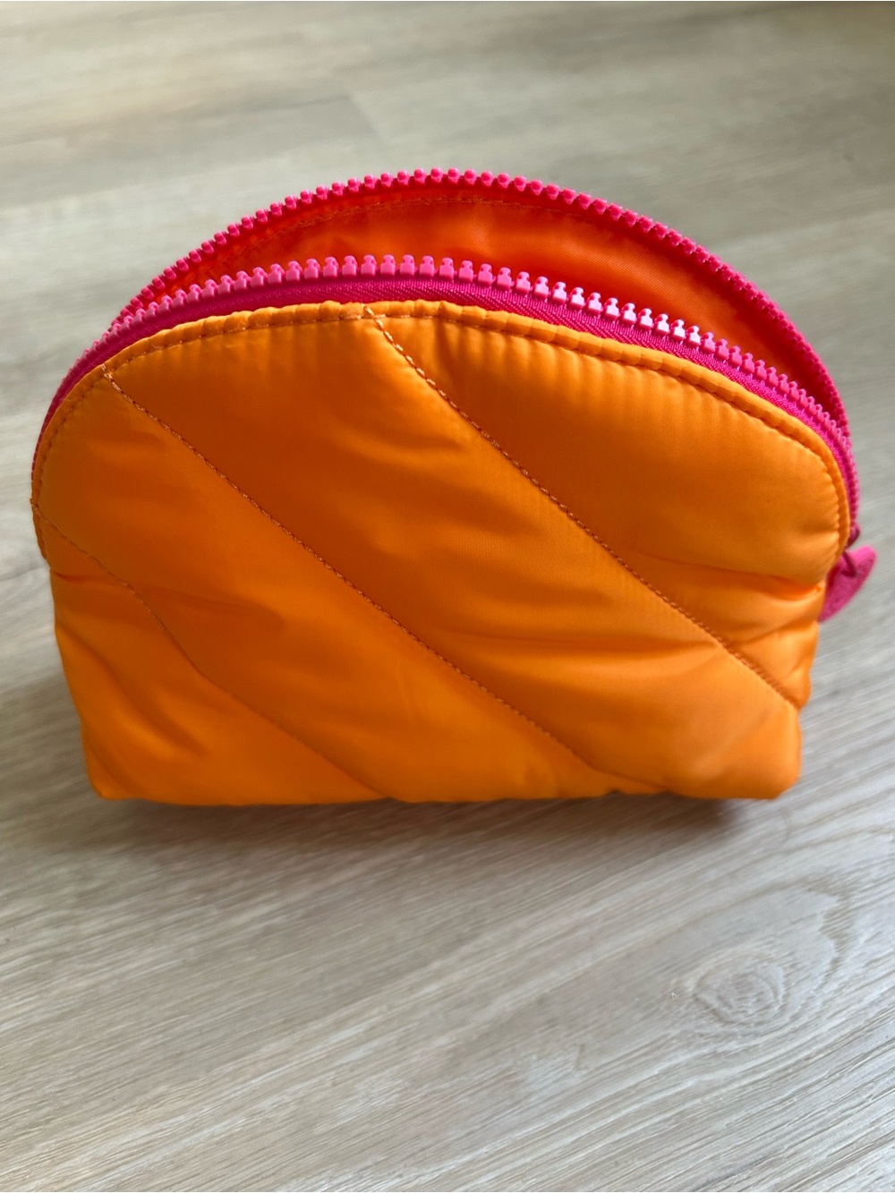Bath & Body Works Orange Quilted Cosmetic Makeup Bag with Pink Zipper 💕🧡